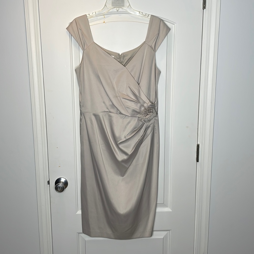 Lizzatti Collection Dress Cream Color size 16